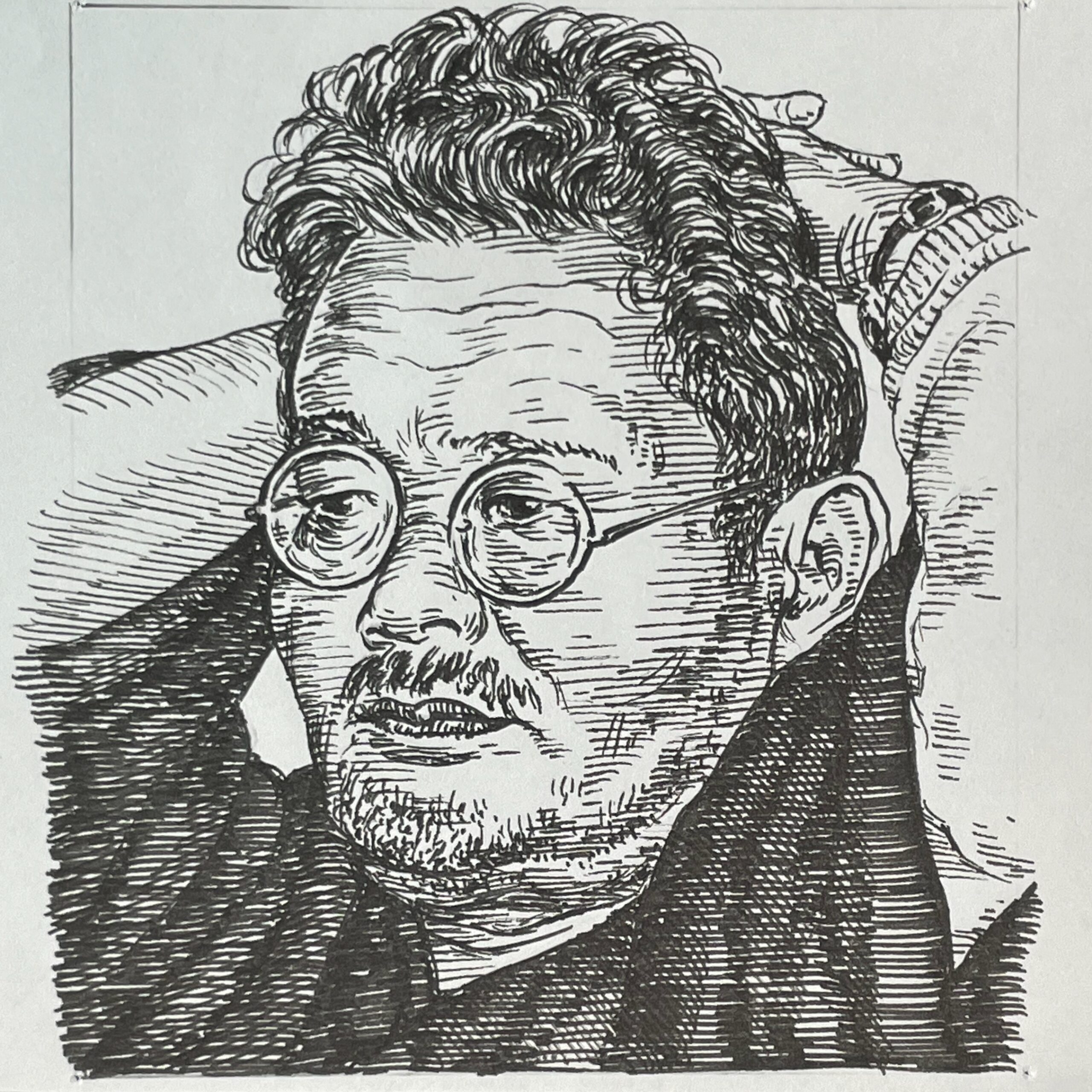 1888-1948を生きた小説家であり劇作家。京都帝国大学英文科在学中に、芥川龍之介らに勧誘され「新思潮」を創刊。1916(大正5)年に戯曲「屋上の狂人」などを発表する。卒業後、時事新報社の記者となり「無名作家の日記(1918)」などの短編小説を発表し新進作家の道を歩む。また、1917(大正6)年に発表した「父帰る」が1920(大正9)年に2世市川猿之助が演じ、劇作家としての一歩を歩んだ。1923(大正12)年には雑誌「文芸春秋」を創刊し出版業に進出し、 幅広く活躍。 1935(昭和10)年には、亡き友人・芥川龍之介と直木三十五の名を冠した「芥川賞」「直木賞」を創設し、戦後文学の制度的基盤を築いた。戦時中は映画会社「大映」の初代社長も務め、文化産業の発展にも寄与。戦後は公職追放の対象となり、復帰を果たせぬまま1948(昭和23)年に逝去。死後は「菊池寛賞」が創設され、文化功労者を顕彰する制度として現在も継続されている。本名は菊池寛(ひろし)。