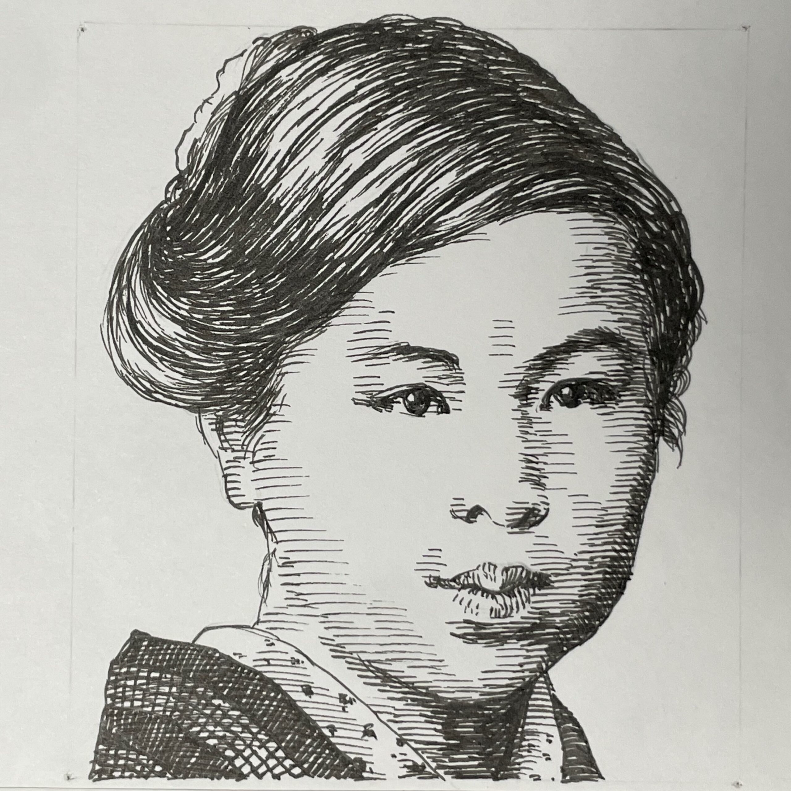 1903-1930を生きた童謡詩人。高等女学校卒業後、兄弟で文芸サロンを始め、1923(大正12)年、「みすゞ」名で「童話」「婦人倶楽部」などの雑誌に投し掲載され、西條八十に認められる。「お魚」など、自然や小さな命に寄り添う作品は、優しさとわかりやすさが特徴の詩風で人気を博したが、夫の束縛や病苦により断筆を余儀なくされ、娘の親権をめぐる絶望の末、1930(昭和5)年、26歳で自死。没後半世紀を経て約500編の遺稿が整理され、1984(昭和59)年に『金子みすゞ全集』として刊行を機に改めて評価され、今では教科書や合唱曲にも取り上げられるなど、日本を代表する童謡詩人として広く親しまれている。本名は金子テル。