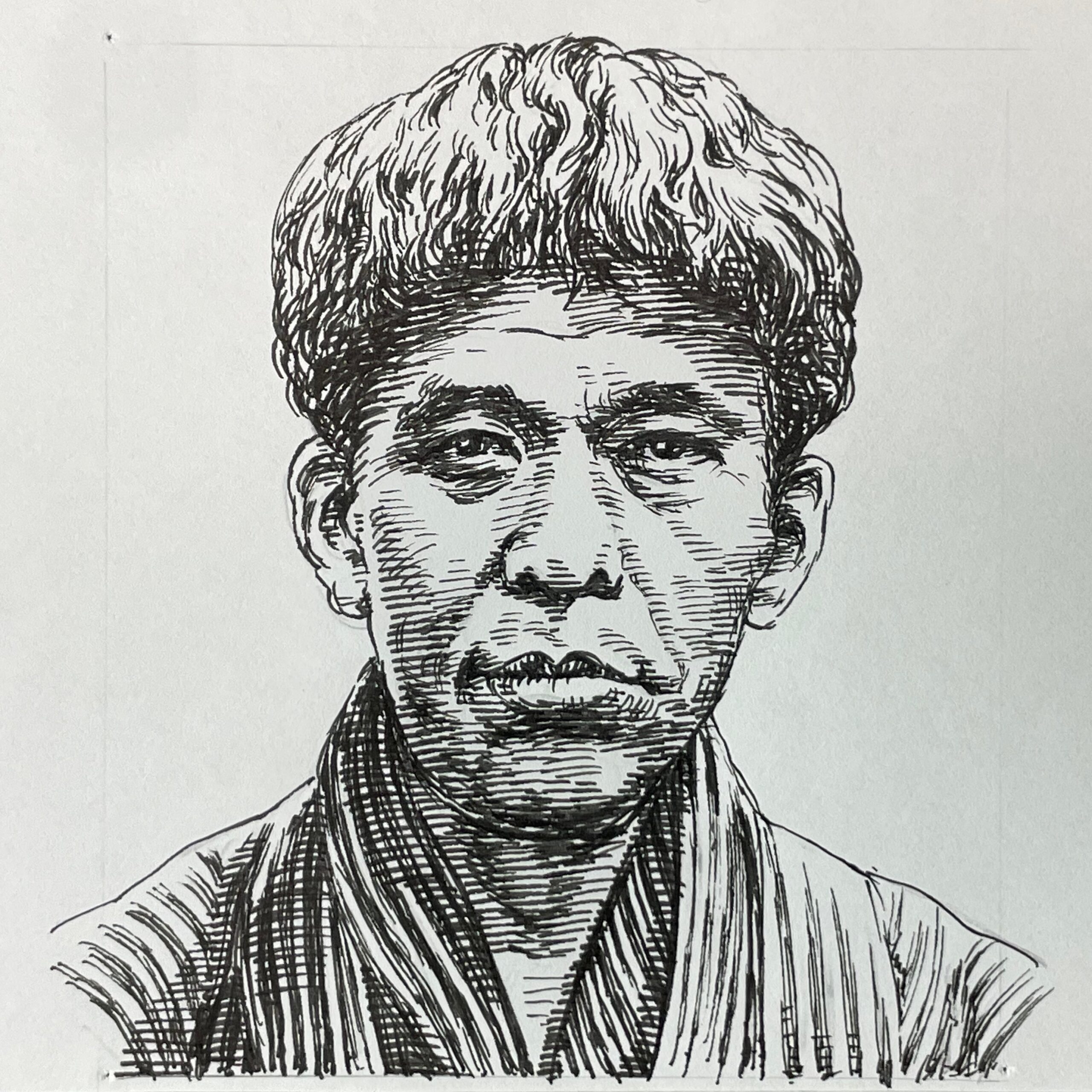 1910-1981を生きた文芸評論家。東京帝国大学美学科在学中に、1932(昭和7)年に同人誌「コギト」を創刊し、西洋思想と日本の美意識を融合した文学の確立を目指す。卒業後、1935(昭和10)年には、より日本の古典文学に顕れる美をより強調した「日本浪曼派」を創刊し、昭和10年代の青年層に大きな影響を与え、指導的な評論家としてその存在感を高め、文壇における地位を確立していく。戦後は、公職追放に処せられるも、戦前の思想を変えることはなく、1949(昭和24)年から発行された雑誌「祖国」などに「祖国正論」「絶対平和論」などを執筆し、日本古典文学や美術への深い造詣を背景に、精神性と文化論を融合させた評論を展開し、一貫した思想を示し続けた。